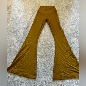 OFFLINE By Aerie Real Me High Waisted Crossover Flare Legging